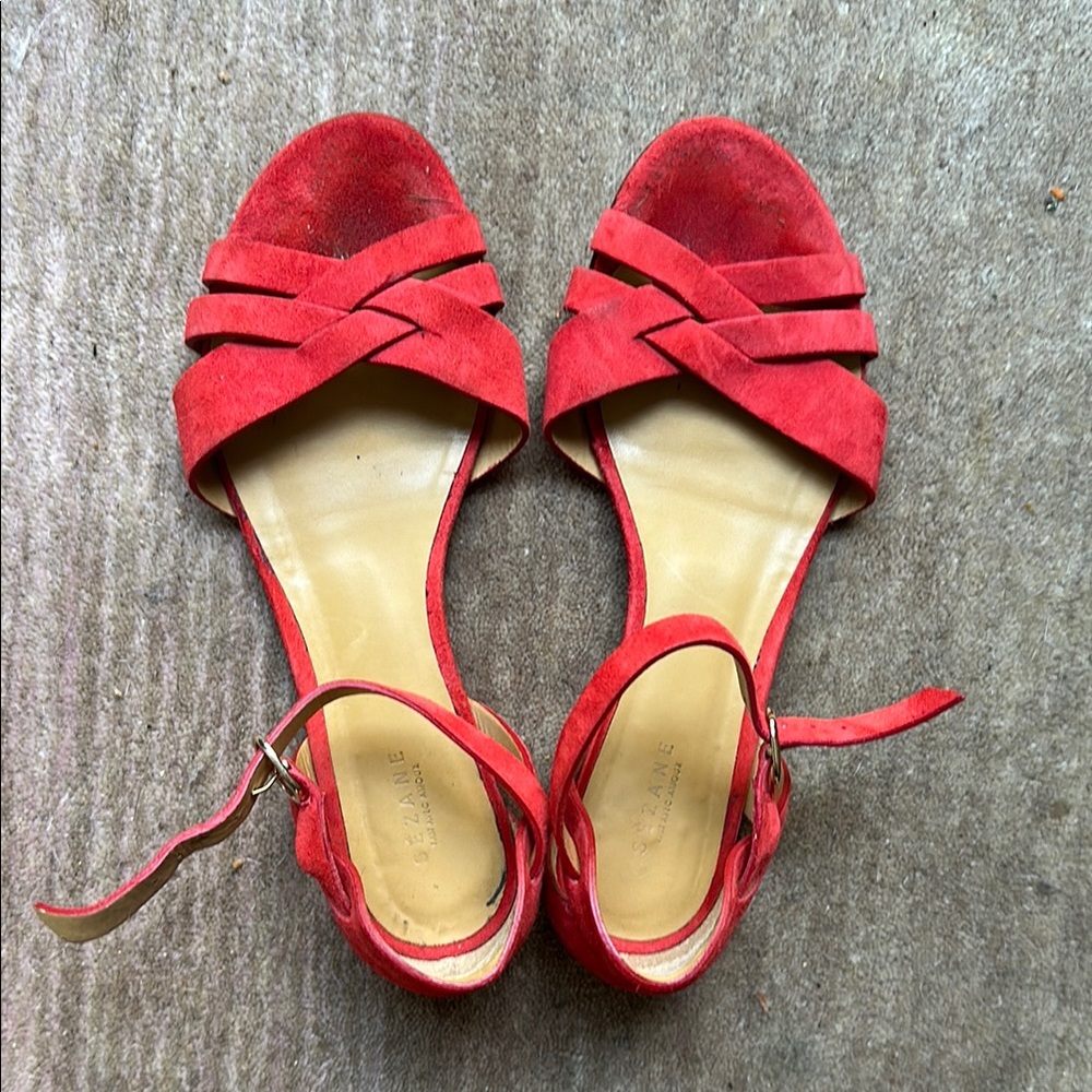 Sezane Suede Red Sandals with Open-Toe Design